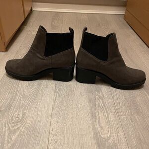 Elegant Dark Brown Heeled Boots for Women